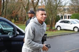 Mbappé na chegada ao PSG