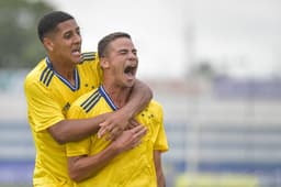 Atacante Arielson marcou dois gols na vitória do Cruzeiro sobre o Capivariano