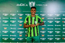 Wanderson chegou para reforçar a defesa americana em 2023