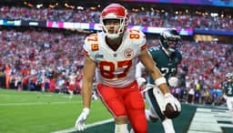 Travis Kelce marcou o primeiro touchdown na decisão para o Kansas City Chiefs