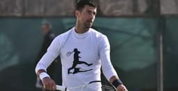 Novak Djokovic em treino em Dubai