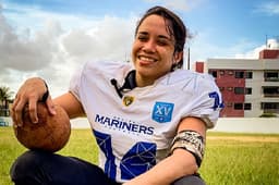 Larissa Muniz vai disputar a Copa Nordeste de Futebol Americano masculina pelo Recife Mariners