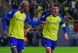 Anderson Talisca e Cristiano Ronaldo