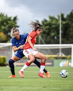 As  Cabulosas não resistiram ao time Colorado e perderam a primeira no Brasileirão