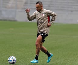 São Paulo - treino na Arena da Baixada