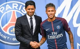 neymar-aperta-a-mao-de-nasser-al-khelaifi-na-chegada-ao-psg-1561085598875_v2_900x506-aspect-ratio-512-320