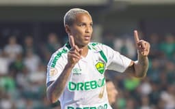 goias-cuiaba-deyverson-futebol-latino-lance-aspect-ratio-512-320