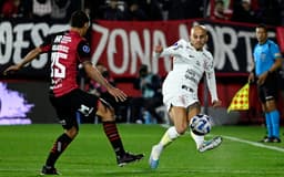 Fabio-Santos-Newells-Corinthians-scaled-aspect-ratio-512-320