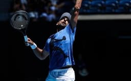 djokovicausopen24t2med2-aspect-ratio-512-320