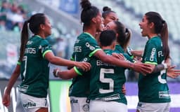 palmeiras_feminino_comemoracao-aspect-ratio-512-320