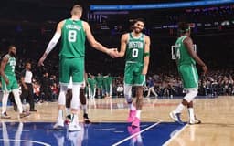 Jayson-Tatum-Kristaps-Porzingis-aspect-ratio-512-320