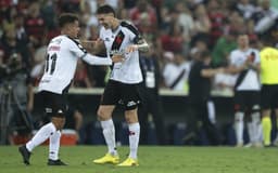 Philippe-Coutinho-jogador-do-Vasco-comemora-seu-gol-com-Vegetti-jogador-da-sua-equipe-durante-partida-contra-o-Flamengo-no-estadio-Maracana-pelo-campeonato-Brasileiro-A-2024-scaled-aspect-ratio-512-320