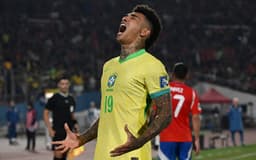 Igor-Jesus-comemora-o-gol-em-Chile-x-Brasil-scaled-aspect-ratio-512-320