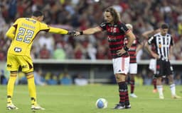 David-Luiz-Everson-Flamengo-Atletico-MG-scaled-aspect-ratio-512-320