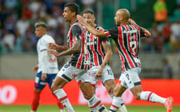 Luiz-Gustavo-comemorando-gol-em-Bahia-x-Sao-Paulo-scaled-aspect-ratio-512-320