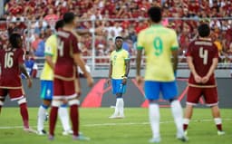 selecao-brasileira-venezuela-aspect-ratio-512-320