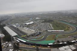 Miniatura da imagem: Autódromo de Interlagos visto do alto (Foto: Acervo Lance!)