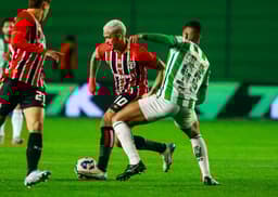 Miniatura da imagem: Luciano, do São Paulo, durante partida contra o Juventude no Alfredo Jaconi