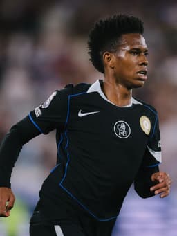 Miniatura da imagem: Estevão em ação pelo Chelsea (Foto: Divulgação/Chelsea FC)