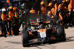 Miniatura da imagem: Lando Norris após parada no GP dos EUA de Fórmula 1 (Foto: John Locher / POOL / AFP)