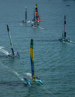Miniatura da imagem: Mubadala Brasil, tme brasileiro na competição de SailGP (Foto: Mubadala Brasil)