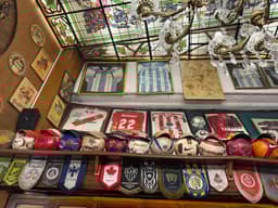 Miniatura da imagem: E mais camisas.. (Foto: Lucas Bayer / Lance!)