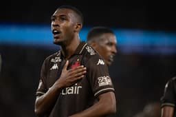 Miniatura da imagem: Rayan comemora gol do Vasco contra o Fluminense (Foto: Jorge Rodrigues/AGIF)