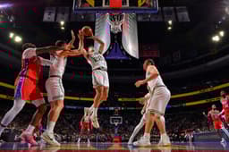 Miniatura da imagem: Philadelphia 76ers x Boston Celtics (Foto: Jesse D. Garrabrant / NBAE / Getty Images / Getty Images via AFP)