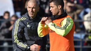 Zidane comanda primeiro treino no Real Madrid (Foto: Gerard Julien / AFP)