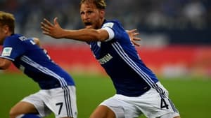 Höwedes - Schalke 04