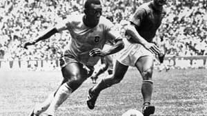 Tricampeão mundial, o Pelé marcou 95 gols em 115 partidas, incluindo amistosos