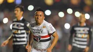 São Paulo goleia o Corinthians no Morumbi&nbsp;