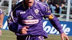 O argentino Batistuta era um dos melhores atacantes do mundo e brilhava pela Fiorentina no Campeonato Italiano