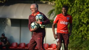 São Paulo treina para enfrentar o Atlético-GO