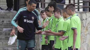 Cristiano Ronaldo é o capitão da seleção e tem mostrado empenho nos treinos