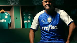 O ex-goleiro Marcos é o garoto-propaganda do terceiro uniforme lançado pela Puma no Palmeiras