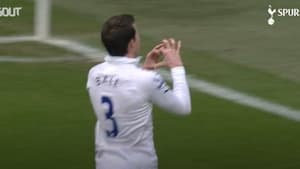 Bale comemora gol pelo Tottenham