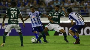 Matheus Fernandes estreou no Palmeiras no empate diante do CSA, em Alagoas, nessa quarta-feira