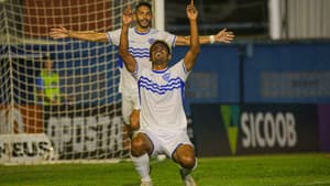 Diego Ceará comemora gol pelo Barra FC