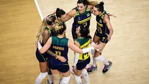 Jogadoras-do-Brasil-comemoram-ponto-no-jogo-contra-italia-pela-Liga-nacoes-de-Voleibol-Feminino-VNL-aspect-ratio-512-320