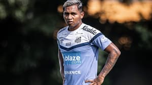 Alfredo-Morelos-treina-no-Santos-durante-a-Data-Fifa-com-Diego-Aguirre-aspect-ratio-512-320