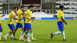 Endrick-e-Mauricio-na-Selecao-Brasileira-Palmeiras-aspect-ratio-512-320