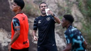 Artur-Jorge-treino-Botafogo-aspect-ratio-512-320