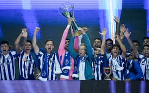 Sporting abre três gols, mas Porto vence a Supercopa de Portugal em virada épica