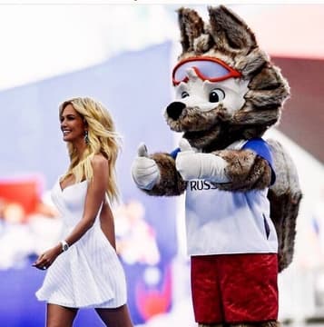 Victoria Lopyreva é a embaixadora oficial da Copa do Mundo Rússia 2018. A modelo e apresentadora ganhou visibilidade após entrar no estádio de abertura da Copa das Confederações com a bola do jogo
