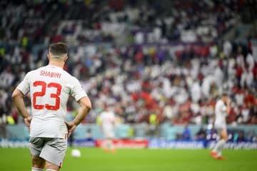 Shaqiri desapontado durante derrota para Portugal