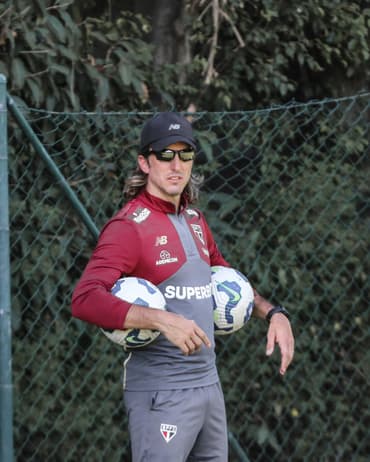 Zubeldía vem de uma vitória por 2 a 1 contra o Grêmio (Foto: Erico Leonan / São Paulo FC)