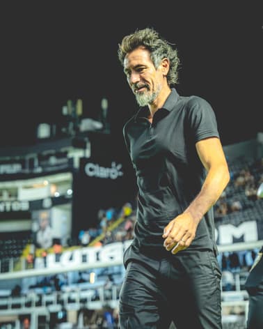 Domínguez contra o Santos (Foto: Pedro Souza / Atlético)