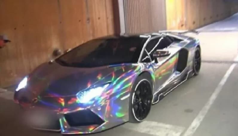 Aubameyang deixa Camp Nou em Lamborghini holográfico avaliado em quase R$ 2  milhões - Lance!