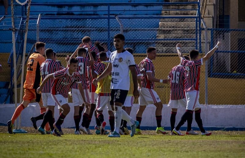 Quanto foi o jogo do São Paulo sub-20 ontem?